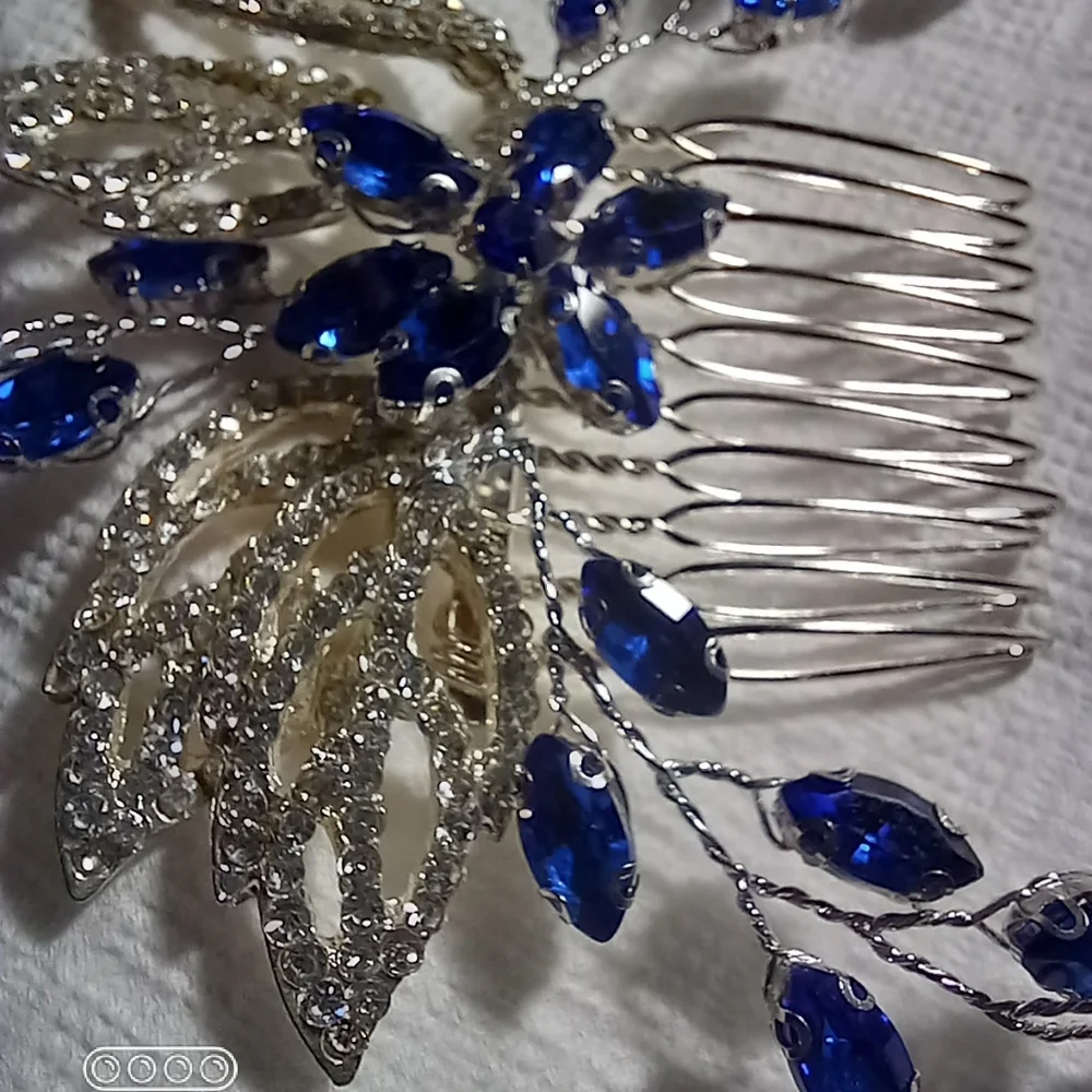 Beautiful Blue Hair Comb - Picture 16 of 16